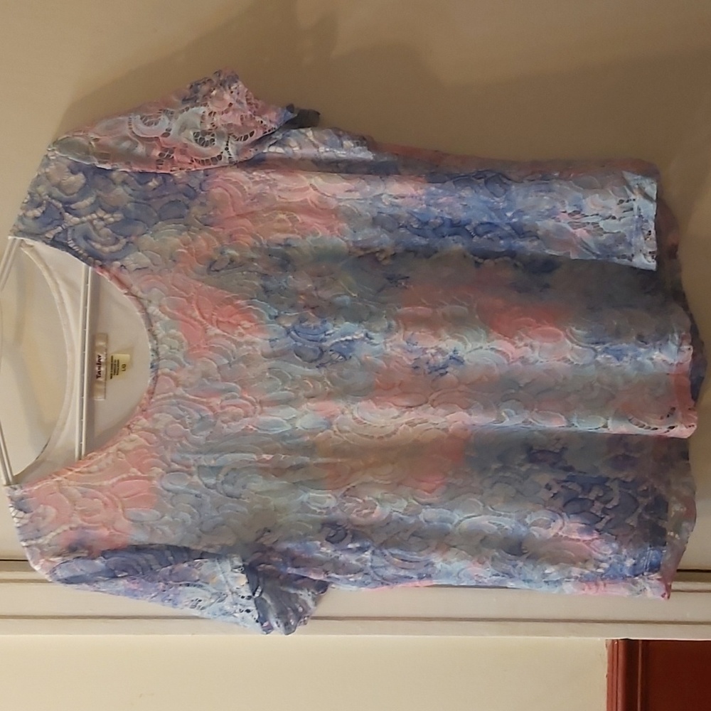 (#18)  Nice lace top
